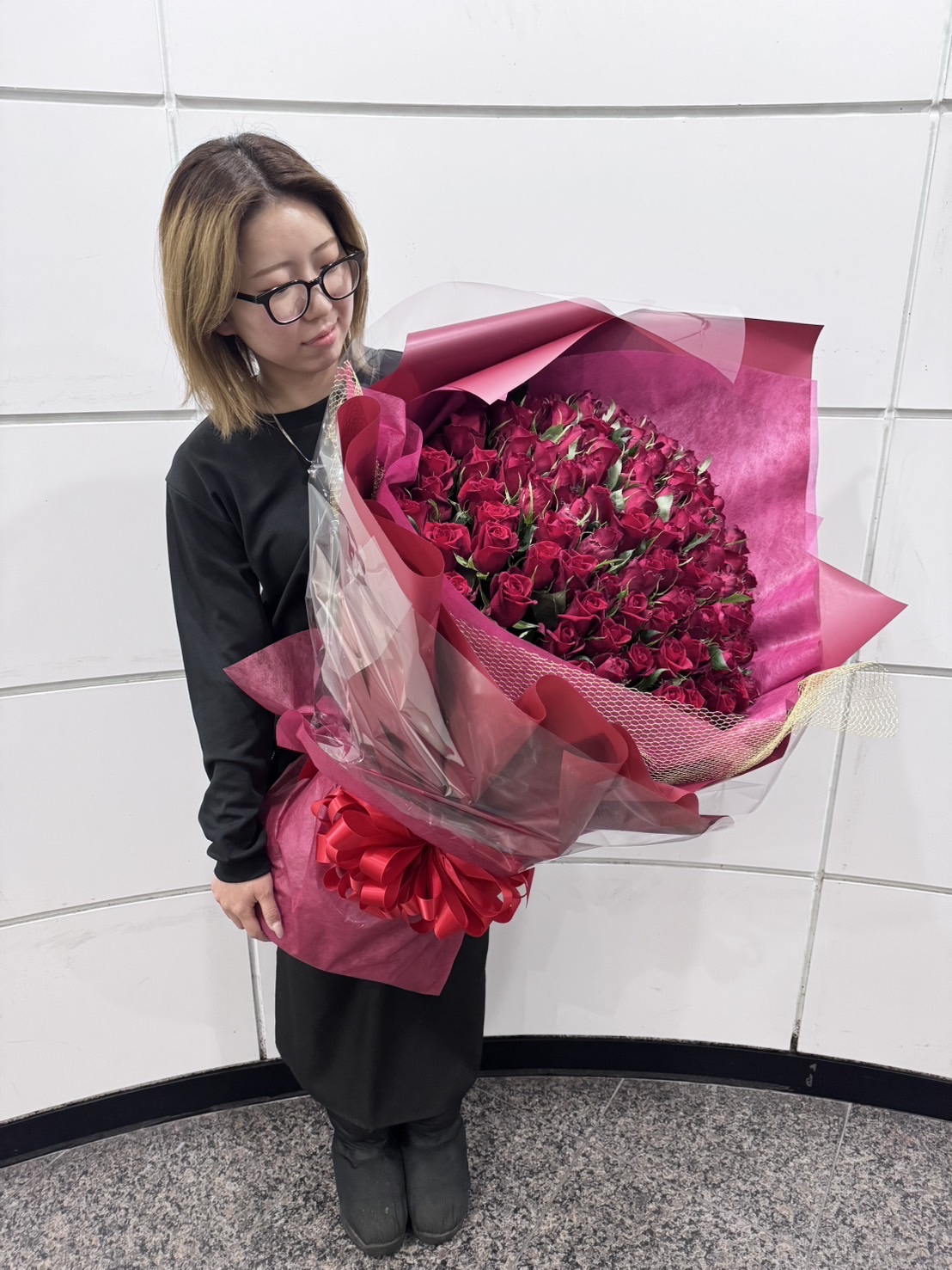 バラの花束 108本
